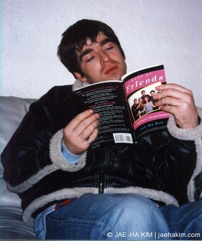 Oasis says it's the best band in the world. Are you paying attention? 
